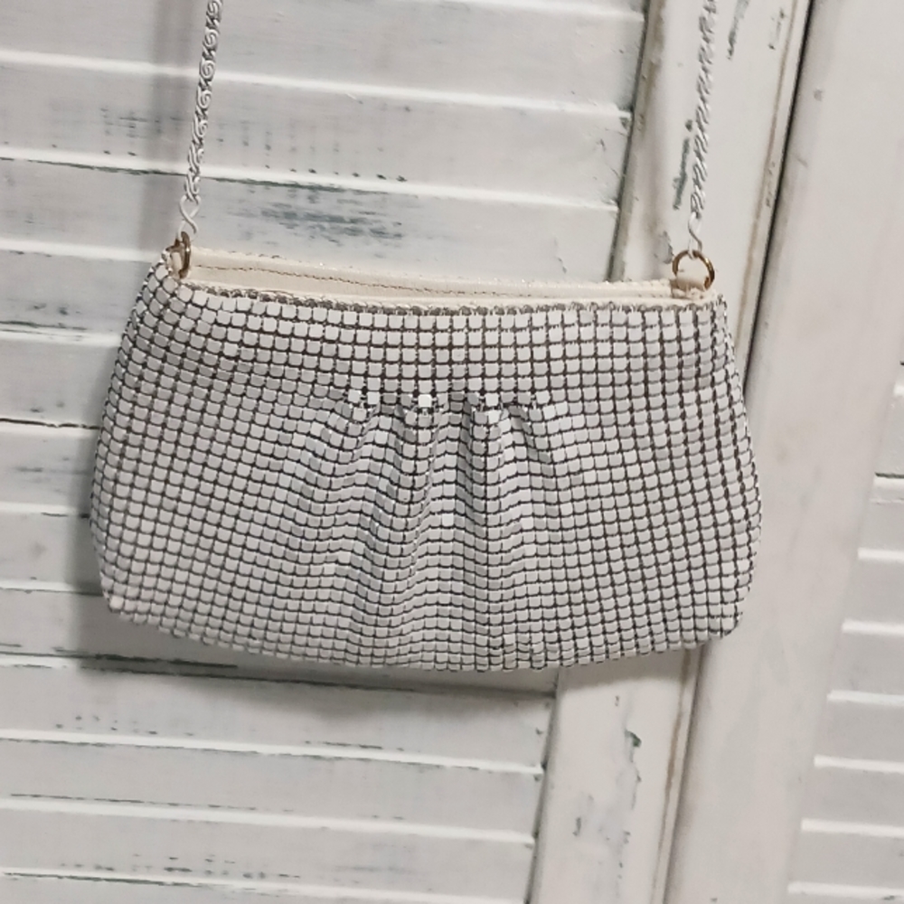 Vintage White Metal Chain Clutch